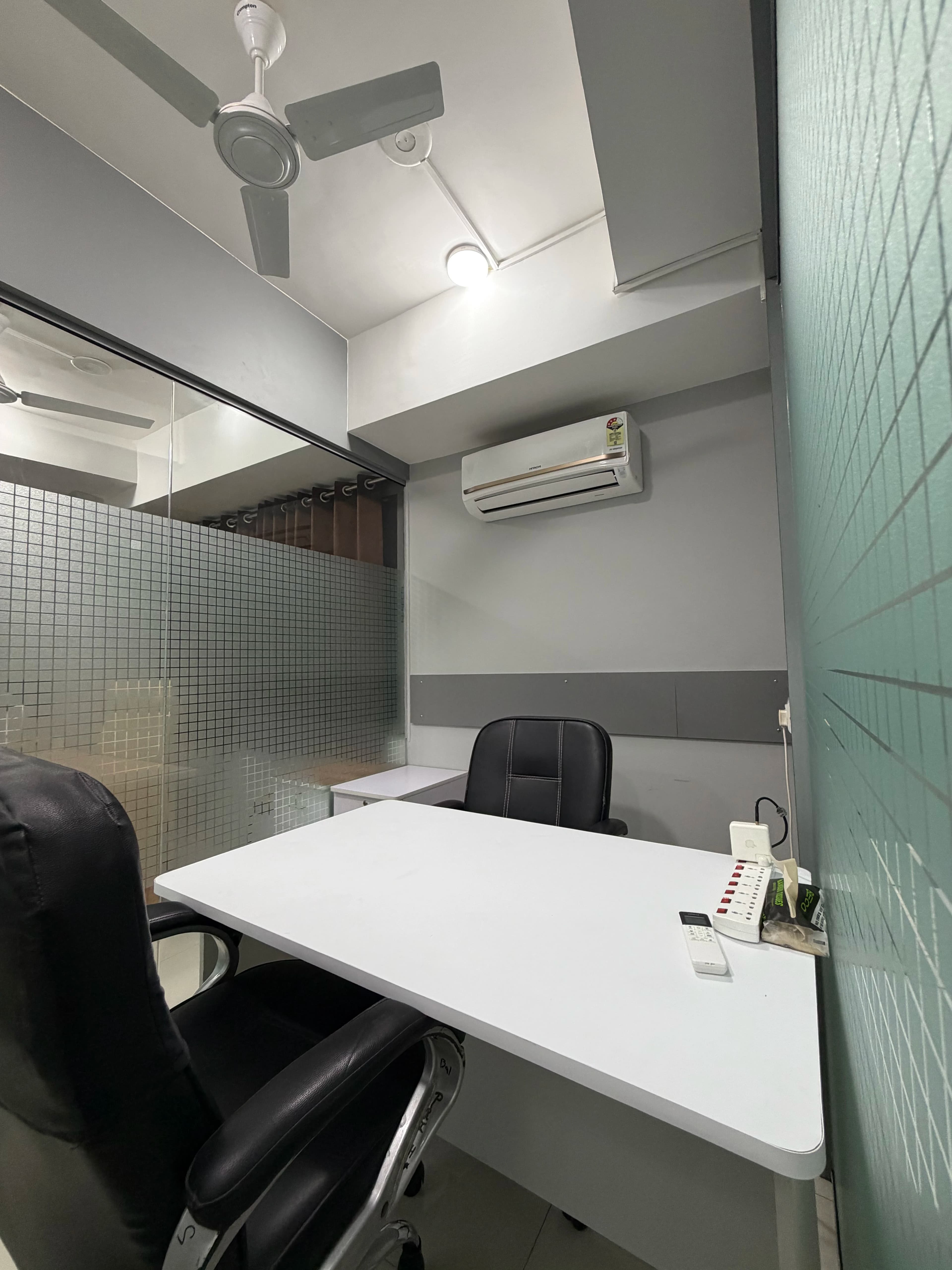 Private cabin 02, wide view